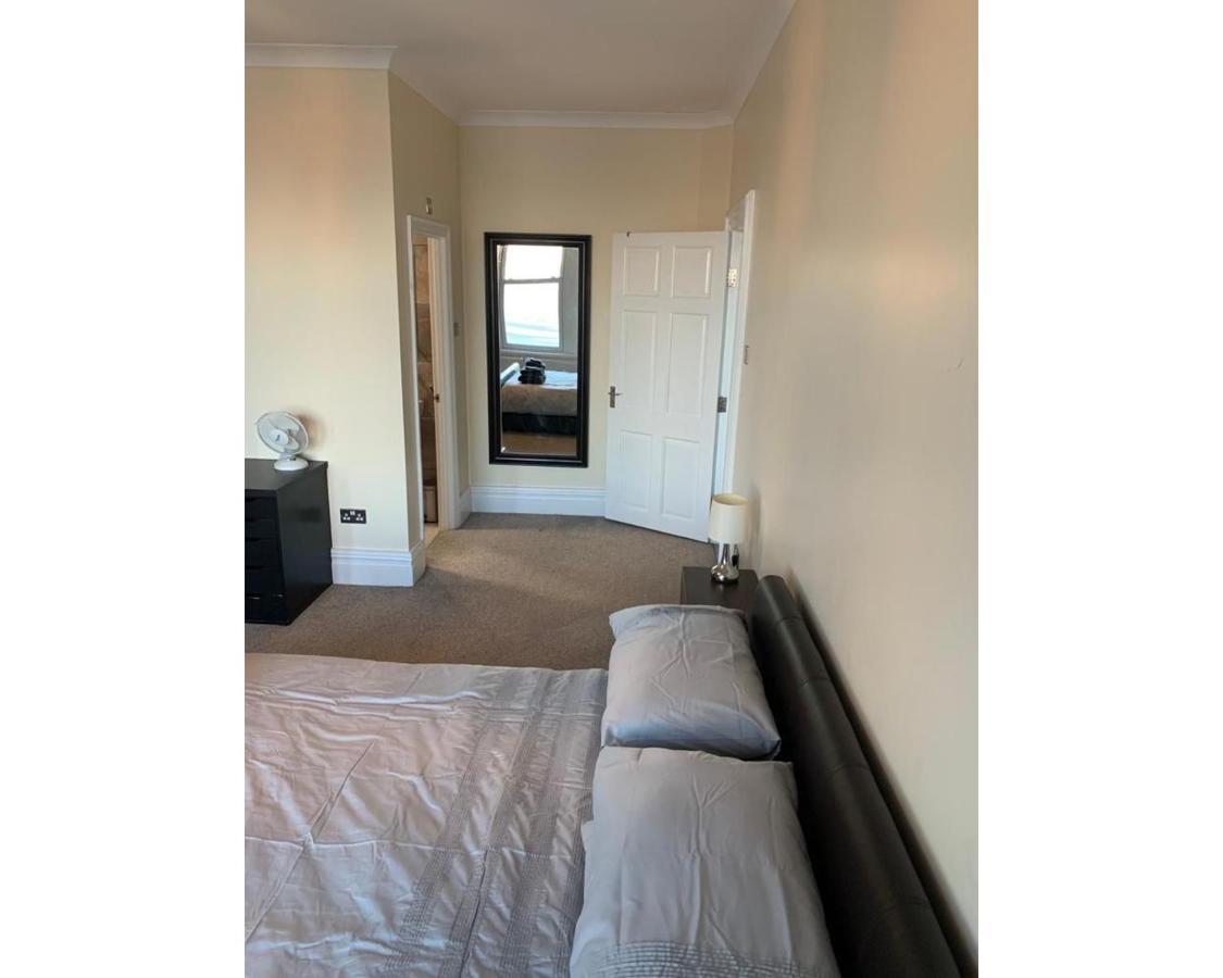 Marley Mansions Apartment - Egremont Promenade - 42 Воллесі Екстер'єр фото